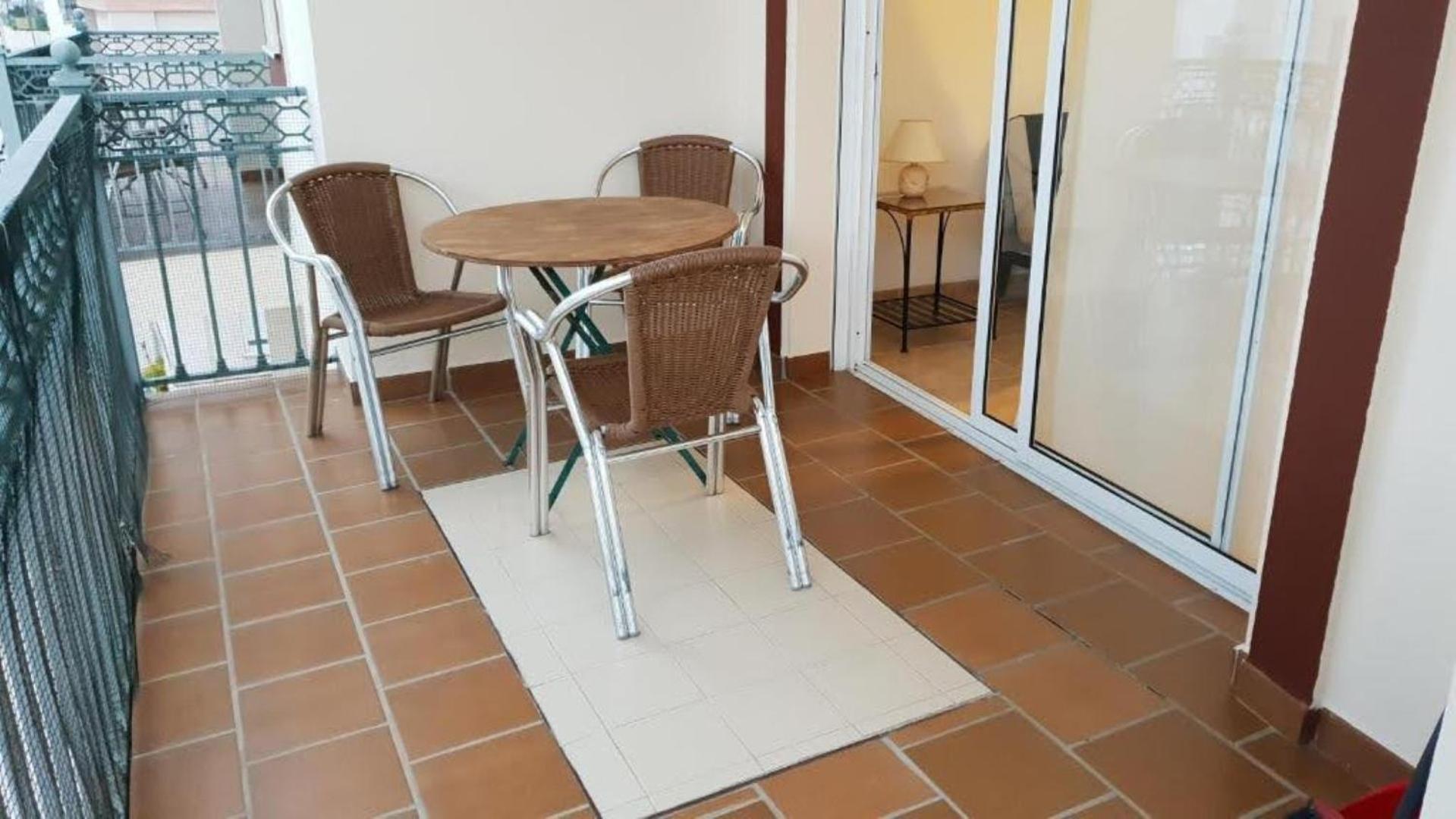 נרחה Apartamentos Latin מראה חיצוני תמונה