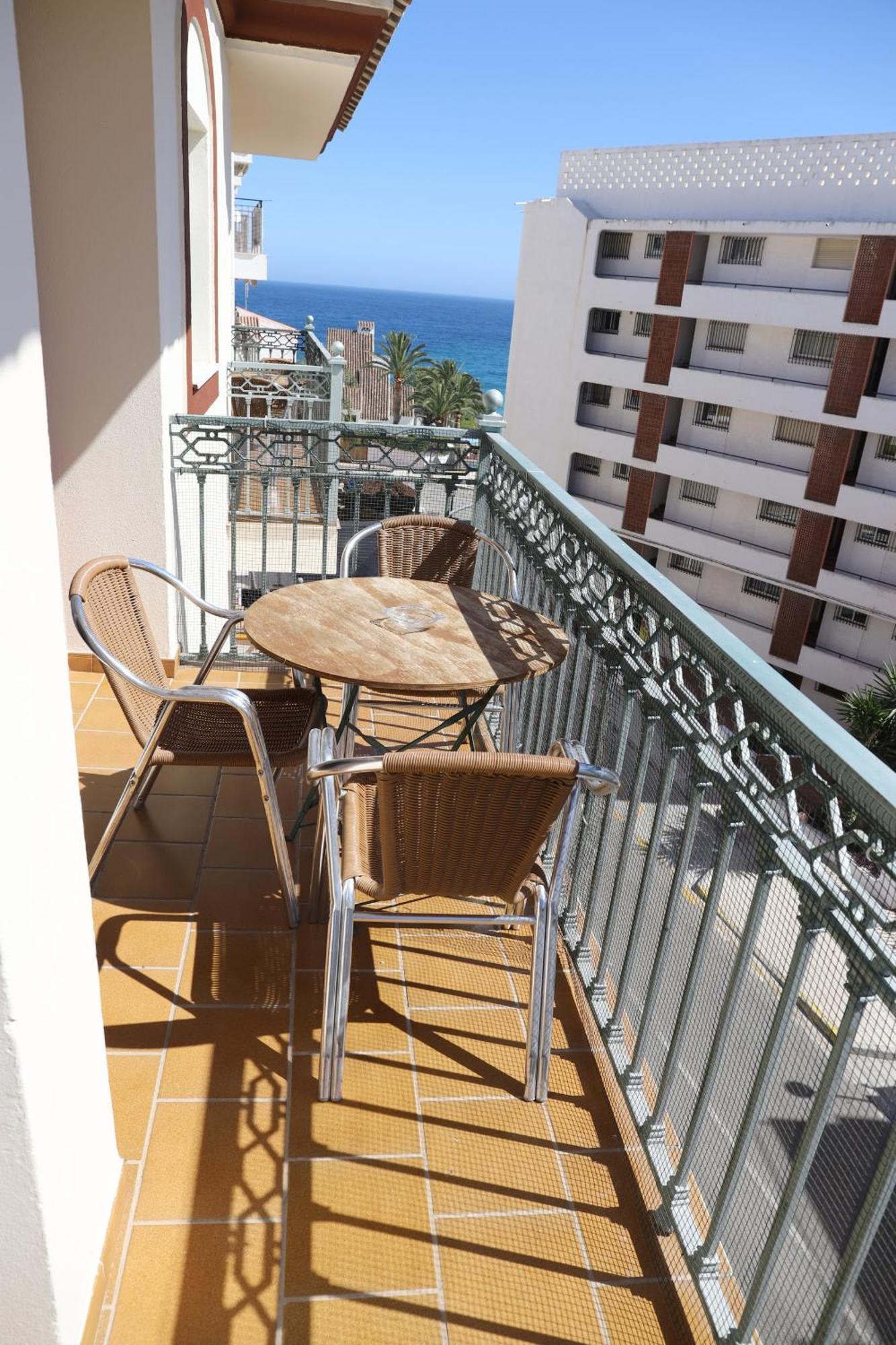 נרחה Apartamentos Latin מראה חיצוני תמונה