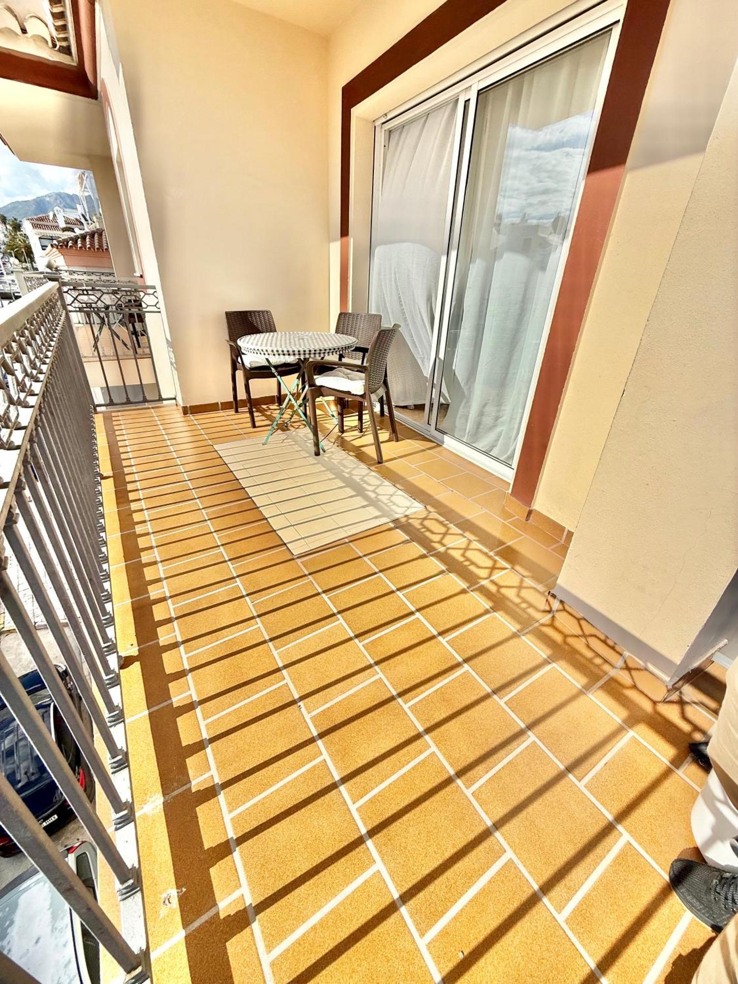 נרחה Apartamentos Latin מראה חיצוני תמונה